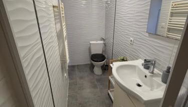 UNIQUE Appartement cosy dans villa avec piscine très bien placé - Foto 4