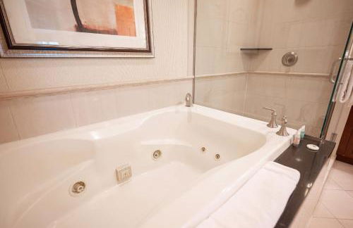 No Resort Fee Strip View Balcony+ Valet Parking - Foto 31