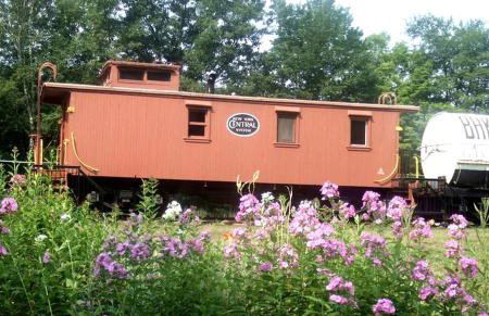Vintage Caboose Rental in Historic Small Town near Springfield, Massachusetts - Foto 2