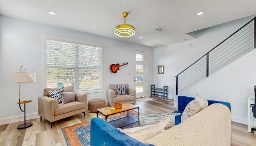 Modern Living in Texas! Home 2 Blocks to Lake LBJ - Foto 2