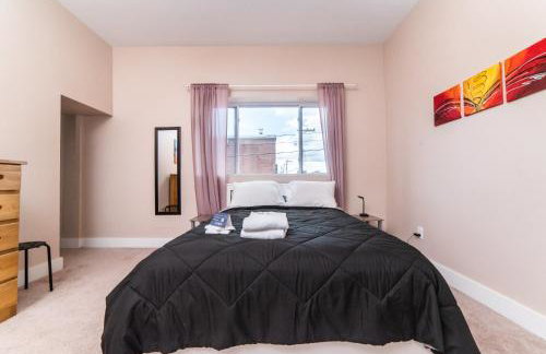 Walk to Acrisure - Parking - Location - GroupStay - Foto 3