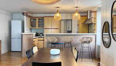 Grand Appartement ultra moderne Plein Centre, plage à pieds, avec parking - Photo 4