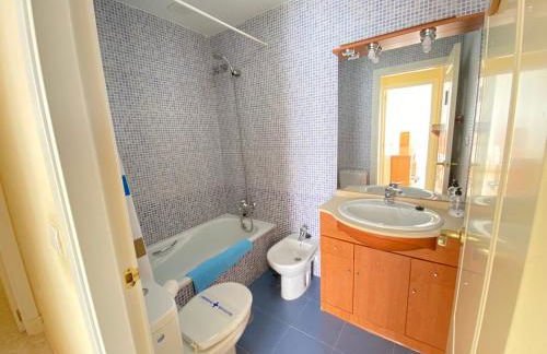 ÁTICO TERRAZA 65m. Playa, piscina, A/C, Wifi - Foto 33