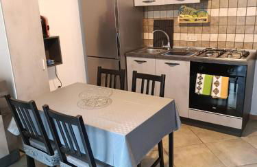 Bilocale con terrazza vista mare e montagna - Foto 4