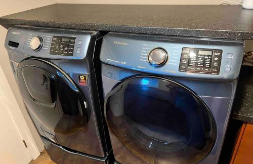 Spacious 5BR San Jose Home w Parking & Backyard - Foto 19