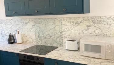 Peaceful Open-Plan Cottage With A View - Photo 2