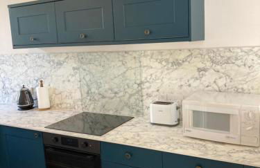 Peaceful Open-Plan Cottage With A View - Photo 2