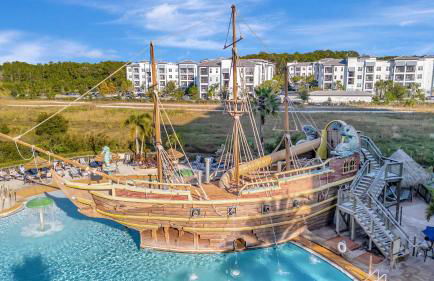 2BR Fireworks View with Pool & Spa 5 Minutes to Disney - Foto 37