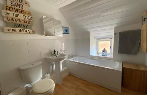 The Nook- A Rustic Cottage in a Beautiful Village. - Photo 15