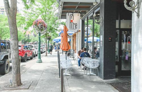 Modern, Quiet and Charming Downtown Apartment - Foto 20