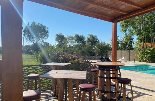 Villa Soleil Piscine Jacuzzi Pétanque Espace bbq billard et salons extérieurs - Foto 7