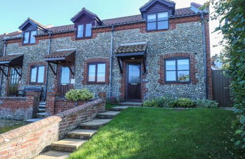 Seaview Cottage - Photo 1