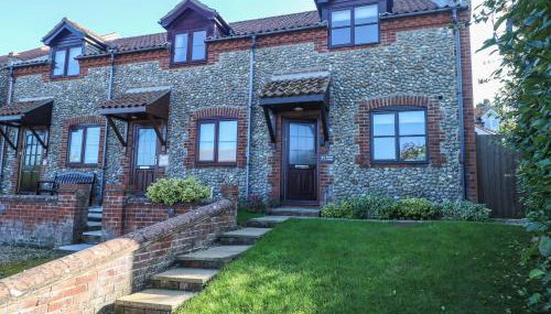 Seaview Cottage - Photo 1