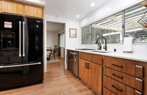 Home in the Pines - Apple Hill - Dog Friendly - Snow Nearby - Foto 16