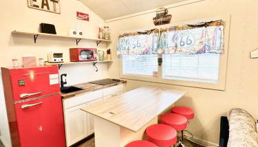 Route 66 Pop Stop-Minutes to Main St - Foto 1