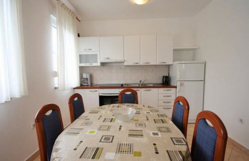 Apartment Bilic with balcony - Photo 8