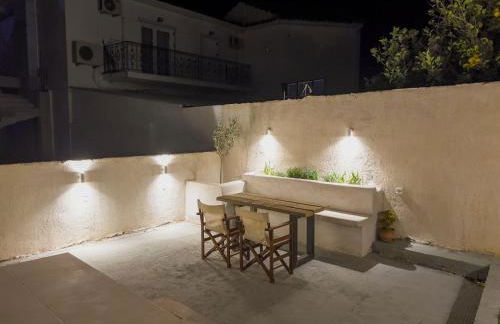 House of Hats II - Photo 18