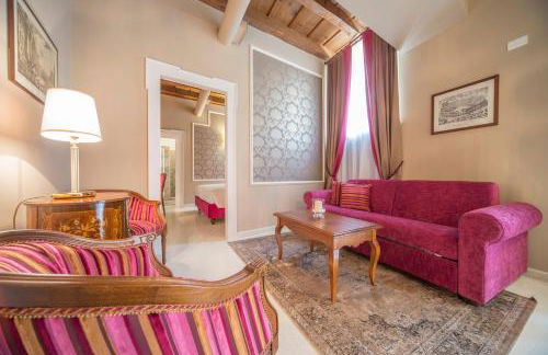 Lady Capulet Apartments - Photo 48