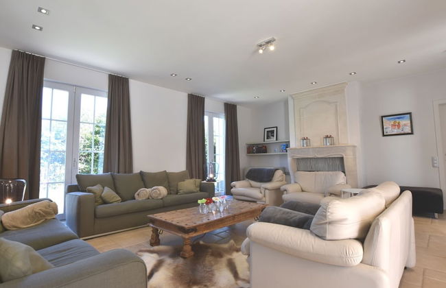 Luxury Villa in Sint-Idesbald with Hot Tub - Photo 32