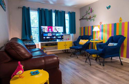 The Bluebird Cottage Style Cabin with Hot Tub near Turner Falls and Casinos - Foto 16