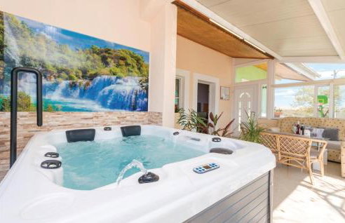 Nice Home In Nadin With Wifi - Photo 22