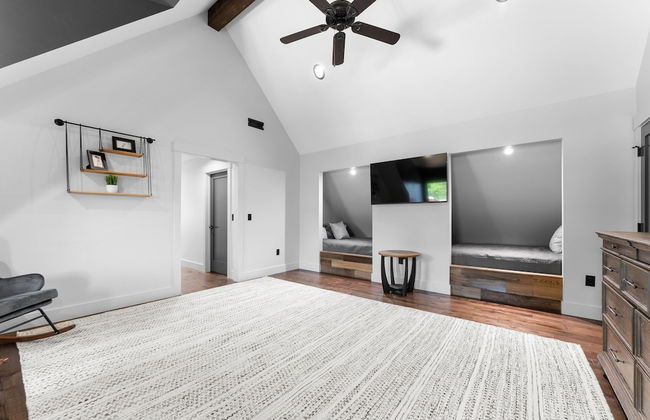 Gray Fox Lodge by Avantstay Waterslide Pool Theater Sleeps 23 - Foto 39