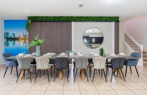 Luxury 8BR Villa with Pool, Spa, Theater & Game Room near Disney - Foto 13