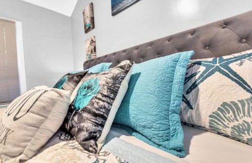 Spacious King Cottage-Mins from Downtown - Photo 14