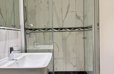 CLS Moderne City-Wohnung Hamburg mit Smart-TV, Nespresso Maschine inklusive Kapseln, Blick über Hamburg, Cafe im Haus, Bus gegenüber, Flex Check-In - Foto 6