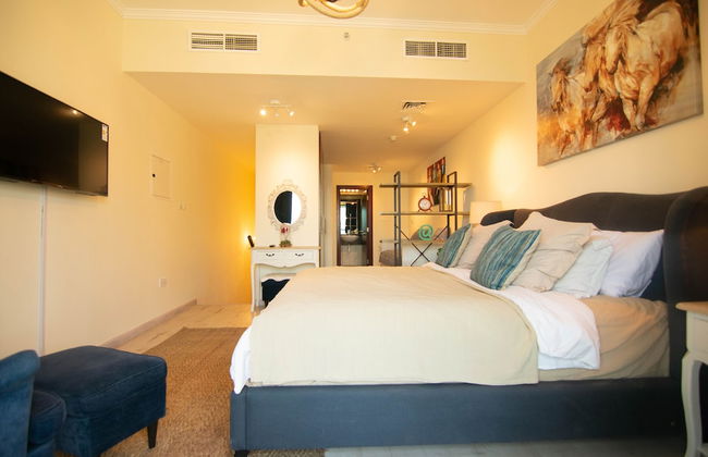 Lux BnB I X1 Tower I Golf Course & Sea Views - Photo 2