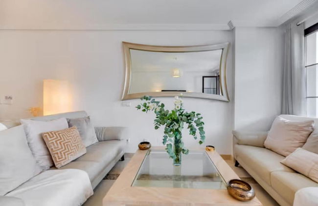 2 Bedrooms - Sleeps 4 - Garden and Pool With View - Photo 15