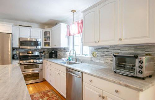 Home w outdoor spaces near Long Pond - Foto 9