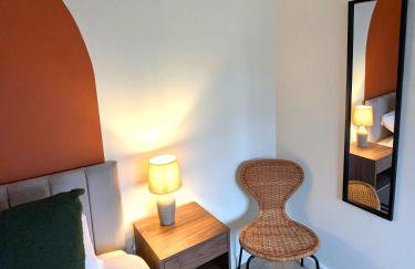 CHERRYTREES 5 Bed House, Sleeps 10, 3 Bathrooms, Parking, Ideal for Groups and Work Stays - Foto 29