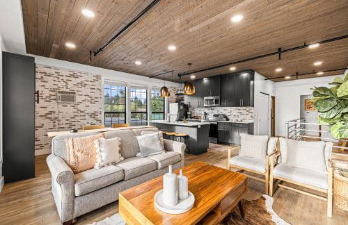 The Loft 10 - Steps from the Lake & Dining- Newly renovated in the heart of McCall - Foto 1