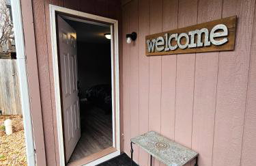 Cozy Lawrence 1BR Near KU - Wi-Fi & Patio - Photo 36