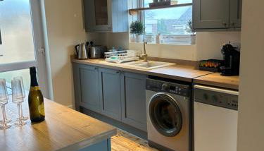 5 Edgebury - Photo 3