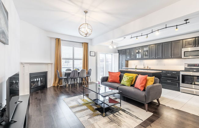 GLOBALSTAY. Modern 3-4 Bedroom Town - Photo 18