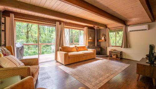 Fog & Fern Hideaway - Cozy Cabin w Private Hot Tub near Mt Rainier - Foto 4