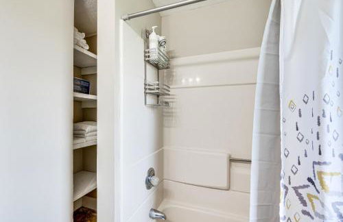 Less Than 1 Mi to Lake Mtn-View Cabin with Porch in Newport - Foto 16