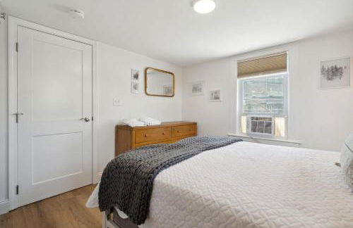 Professionally Designed Porch Swing Renovated - Foto 11