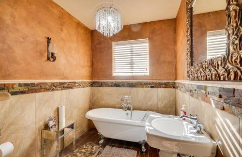 Secluded Ranch with Courtyard about 4 Mi to Odessa! - Foto 27