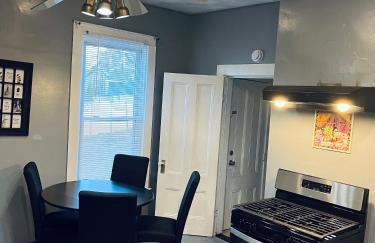 Quiet Two Bedroom in Convenient Location - Foto 3