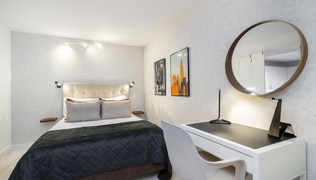 WHome Lisbon's Best Kept Secret: 2-Bed w/AC & Patio - Foto 3, Habitación