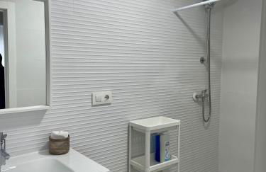 1 linea de playa puerto deportivo Vistas al mar recién reformado - Photo 24