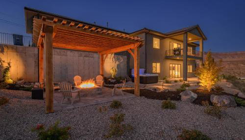 Cliffside Modern Villa - Hot Tub Stunning Views - Photo 4