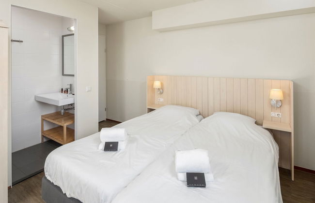 Detached Villa With Four Bathrooms Near the Sea - Photo 3