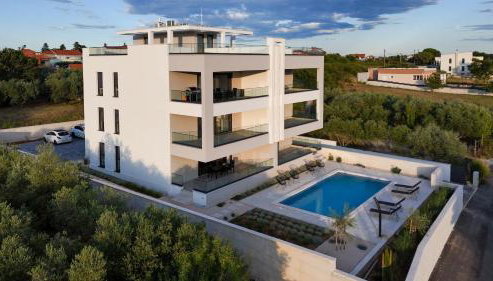 Panoramica apartment w balcony and swimming pool - Foto 2