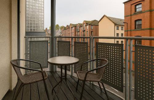 Waterfront Walk 3 Bedroom Apartment with Parking Pets and Workspace - Foto 5