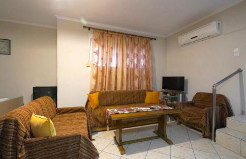 Anestis Studios - Photo 18