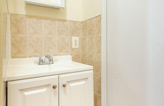 Furnished Empire Blvd Guest House - Photo 36